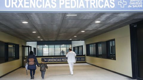 El acceso a las urgencias pedi�tricas del hospital �lvaro Cunqueiro de Vigo, en una imagen de archivo. 