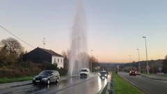 Rotura de una tubera de agua en la Avenida de Madrid