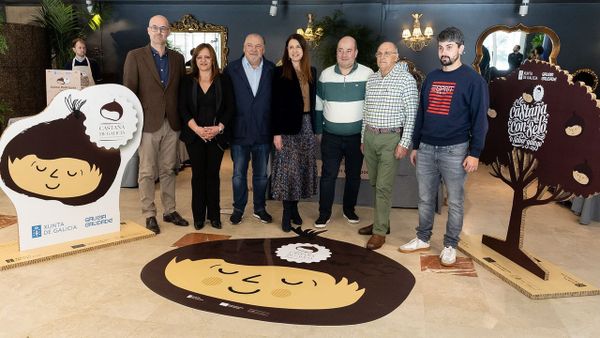 La conselleira de Medio Rural, en el centro, particip ayer en las jornadas sobre la castaa