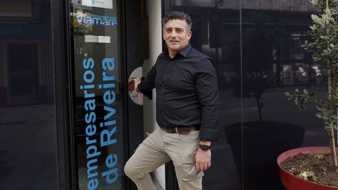 Francisco Mar�nez es el presidente de la Asociaci�n de Empresarios de Ribeira.