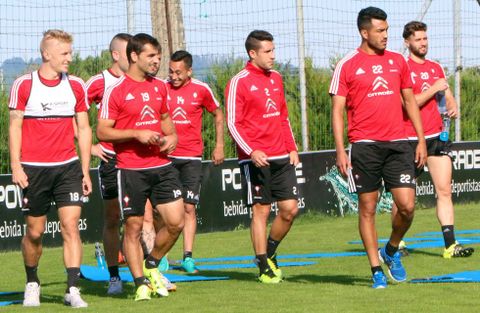 El buen ambiente habitual presidi� la sesi�n de ayer en A Madroa tras la hist�rica victoria ante el Bar�a. 