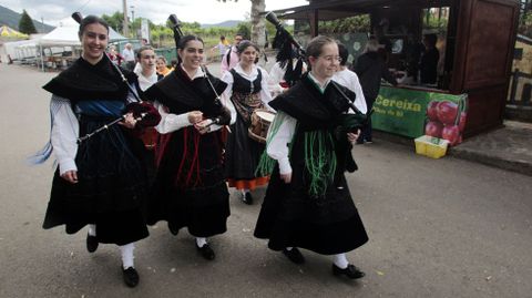 Gaiteiras de Falcatrueiros, este domingo en la Festa da Cereixa de Ribas de Sil