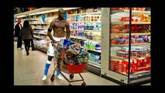 Balotelli muta en Internet