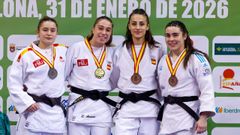 <span lang= gl >A vilagarci&aacute; Leyre Villamediana, &aacute; dereita na imaxe do podio nacional j&uacute;nior de 63 quilogramos</span>