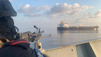 Foto tomada desde la fragata espaola Victoria, que el 7 de noviembre del 2025 liber en el ocano ndico al buque mercante Malts Hellas Aphrodite, secuestrado por piratas.