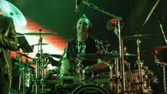 Anxo Su�rez tocando la bater�a con la orquesta Olympus en las Festas do Portal de Ribadavia en el 2015