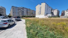 En este solar del Paseo dos Estudantes, cerca de la Ronda das Mercedes, se va a construir un edificio de siete plantas y �tico para 57 viviendas. 