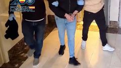 Momento de la detenci�n del hombre en Madrid