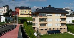 En el edificio de la derecha se cometi� un robo en la jornada de anteayer. 