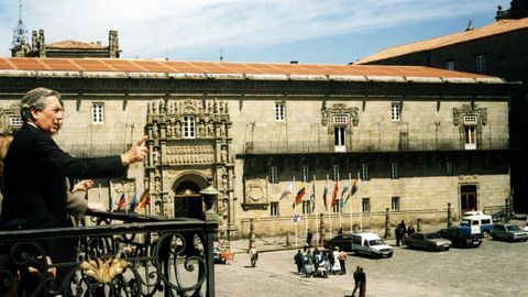 Mario Vargas Llosa, en el balcn de Raxoi