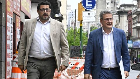 El Secretario de presidencia de Uruguay, Alejandro Sánchez y prosecretario, Jorge Díaz, acceden a la Fiscalía para presentar una denuncia por el caso de las patrulleras adjudicadas al astillero de Vigo, Cardama<br /> <br /> <br />