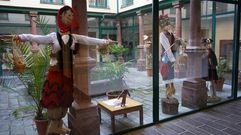 La exposici�n est� en el patio interior de la Casa Grande de Viloira en O Barco.