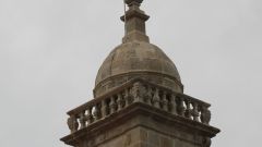 El rayo destruy la cpula, que ya ocupa su posicin original.