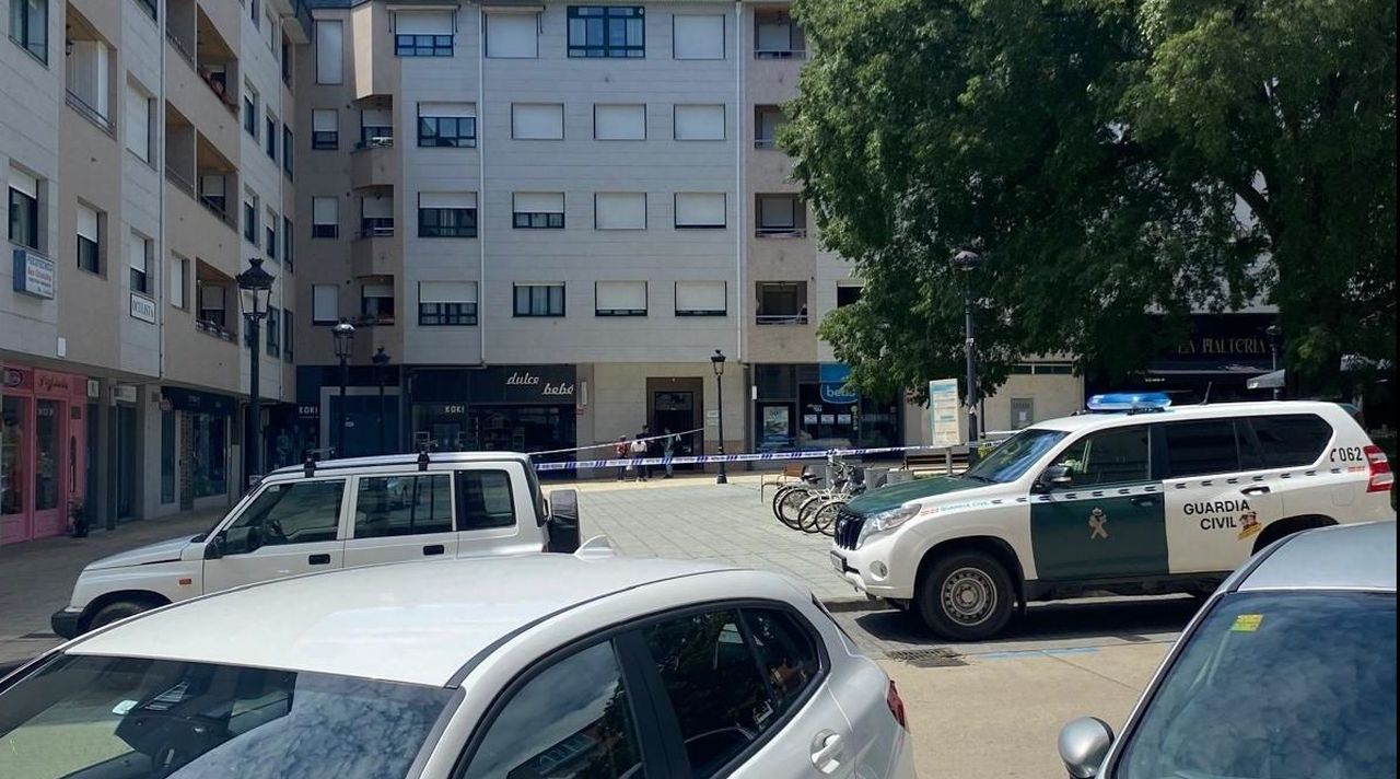 Detenido un hombre después de que su pareja se precipitase desde un cuarto piso en O Barco de Valdeorras