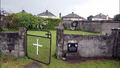 Santuario erigido en memoria de los bebés encontrados en una fosa común de Tuam