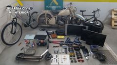 Bot�n recuperado en Oleiros por la Guardia Civil durante la Operaci�n Desokupa por 14 robos en el �rea metropolitana de A Coru�a