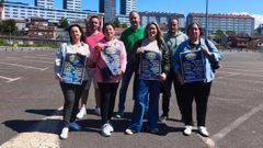 Varios de los integrantes de la Comisi�n de Festas do Cruceiro da Coru�a, ayer en la explanada de Salgueiri�os, donde tendr� lugar este jueves el Cruceiro Fest