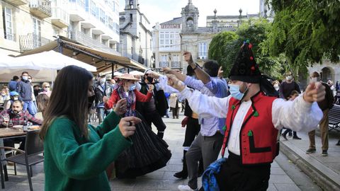 El baile, pero sobre todo la m�sica, fueron los protagonistas de este extra�o Domingo das Mozas 