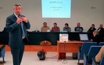 Jos� Manuel Rodr�guez, ayer durante la asamblea de socios de la cooperativa Lemos. 