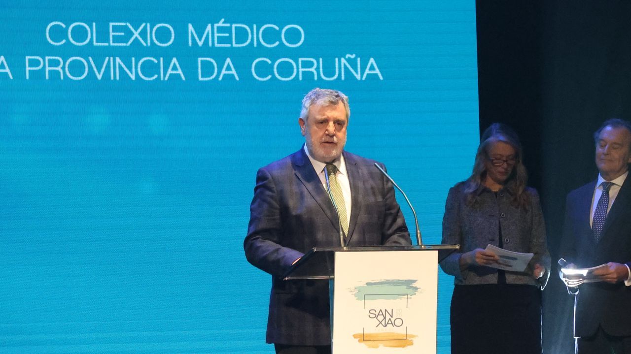 Luciano Vidán, presidente del Colegio de Médicos de A Coruña: «A insignia de ouro de Ferrol recoñece o traballo feito por milleiros de profesionais»