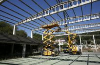 <span lang= es-es >Descoordinaci�n institucional</span>. Diputaci�n y Concello de Mel�n promovieron las obras -la imagen es del 22 de julio- mientras la APLU justificaba sus retrasos en el juzgado de lo contencioso. 