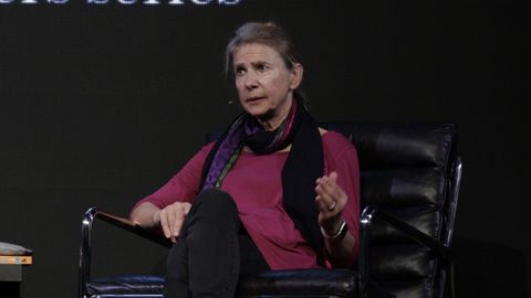 La escritora Lionel Shriver durante la charla que ofreci� en la Fundaci�n MOP de A Coru�a