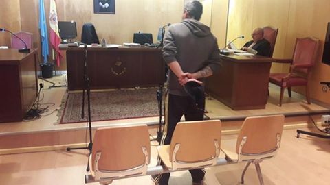 El acusado de ser compinche en el robo de un estanco en Avil�s