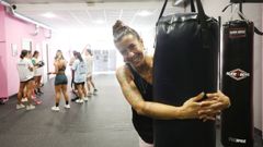 Asun pas� de ense�ar a boxear a su vecina a tener a 70 alumnas.