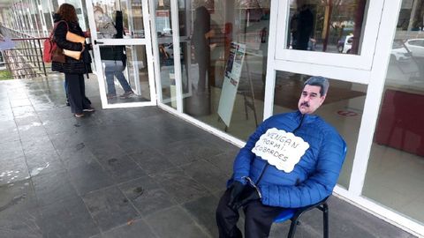 Nicol�s Maduro hizo acto de presencia en el edificio multiusos de Monforte