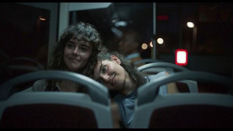 Joana y Mireia Vilapuig en una de las primeras im�genes de la serie.