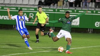 Pozueta en el empate sin goles entre el Racing y el Deportivo en el 2021 en A Malata.
