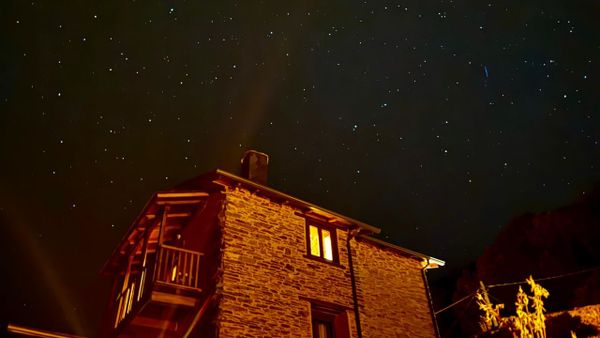 La vivienda tur&iacute;stica Lar da Cima, en Seceda do Courel, organiza actividades de turismo astron&oacute;mico