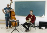 El vilanov�s hizo doblete en Cambados acompa�ado por Virxilio Dasilva a la guitarra. 