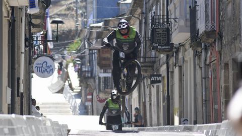 Carrera final del descenso urbano de Sarria