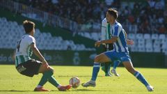 De Vicente controla en un lance del partido