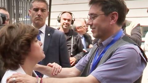Monedero a S�enz de Santamar�a: �Me alegro de que os vay�is�