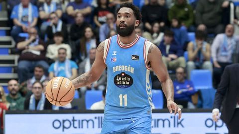 Darrun Hilliard sube el bal�n en el R�o Breog�n-UCAM Murcia de la pasada temporada.