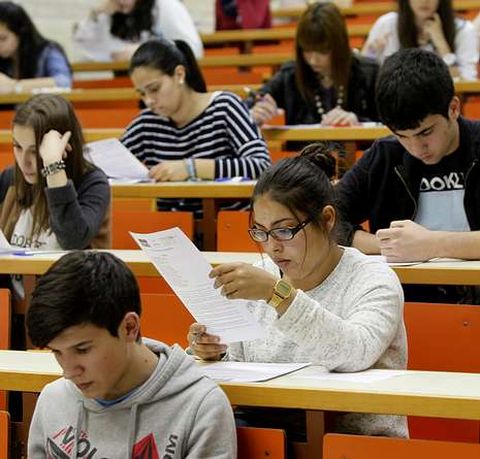 Los alumnos gallegos finalizaron ayer la selectividad. 