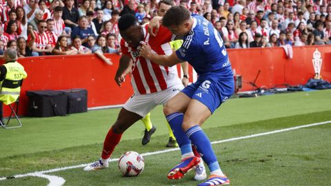 Derbi asturiano entre el Real Sporting de Gijon y el Real Oviedo en El Molin�n