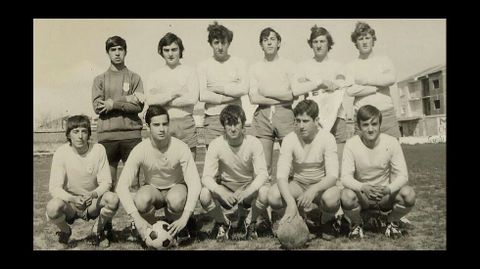 Campe�n provincial. Rodri, Corti�as, Casanova, Real, Novelle, Josito �de pie�; Ovalle, N��ez. Traseira, Alfonso y Vicente Docasar �agachados�