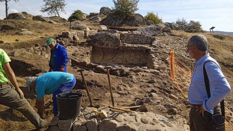 Inicio de los trabajos arqueolgicos en Vilar de Barrio