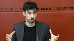 Iago Lesteg�s, concejal de Urbanismo y Vivenda,� presesent� la propuesta reguladora que debatir� el pleno de Santiago