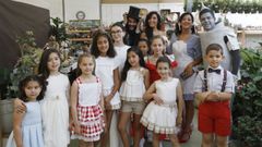 Luc�a P�rez y el resto de artistas y peque�os modelos que participaron en la fiesta
