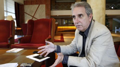 Enrique Castell�n, m�dico, economista y vicepresidente del Colegio M�dico de A Coru�a