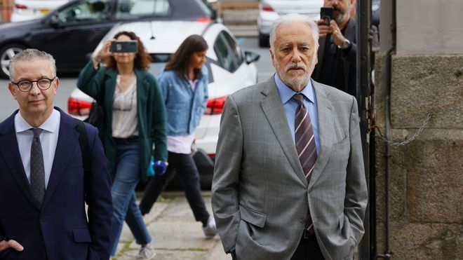 El delegado de Loter�as Miguel Reija a su llegada a la �ltima sesi�n del juicio de la primitiva de 4,7 millones perdida en A Coru�a