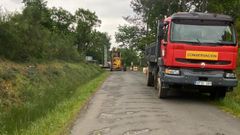 Un aspecto de las obras que se ejecutan actualmente en la carretera de Remesar