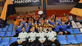 Un grupo de aficionados acudi&oacute; al entrenamiento vespertino del jueves a brindarle todo su apoyo al colectivo dirigido por Bel&eacute;n Feal.