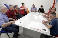 <span lang= es-es >Reuni�n con los partidos pol�ticos</span>. Representantes de BNG y PSOE de Ribeira, Boiro Novo y N�s Pobra acudieron a la reuni�n con Stop Desahucios Barbanza, donde escucharon las demandas del colectivo sobre vivienda y bienestar ciudadano 