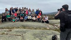 El grupo participante en el recorrido por Os Penedos de Pasarela e Traba 