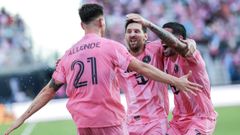 Tadeo Allende, cedido por el Celta en el Inter de Miami, celebra un gol con Messi y De Paul.